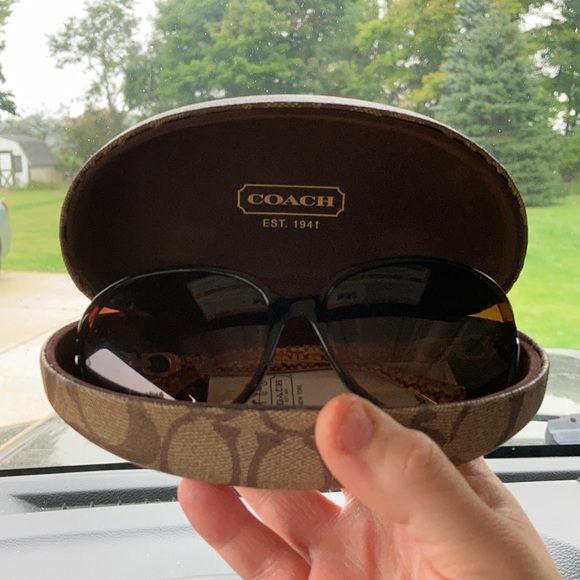 Coach sunglasses - Picture 4 of 6